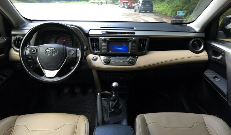 
								Toyota  RAV-4  2015 full									