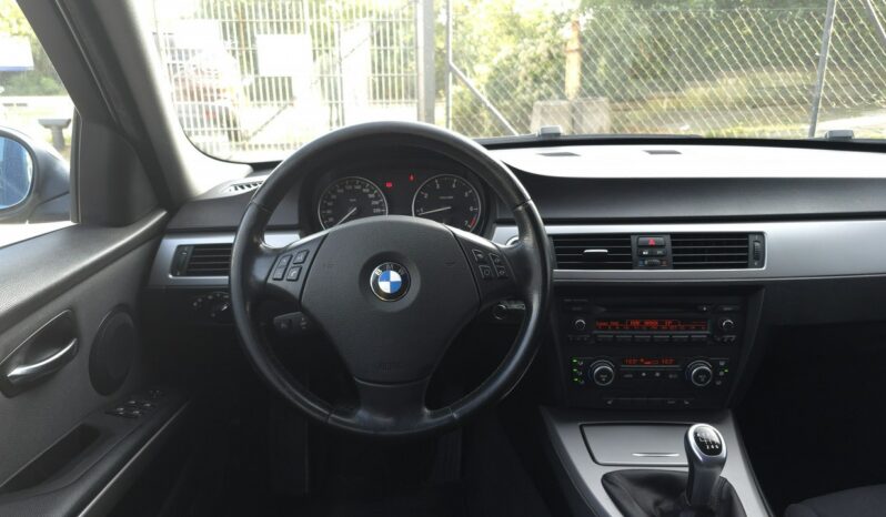 
								BMW  318  2008 full									