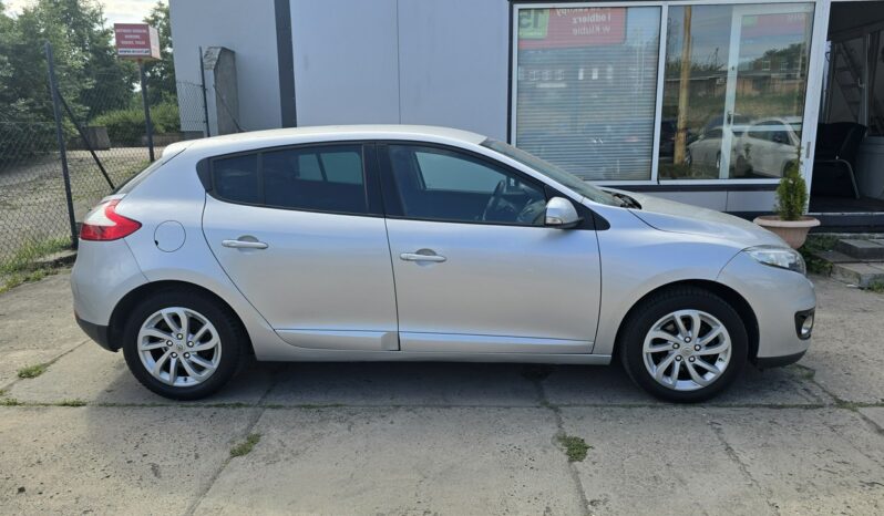 
								Renault  Megane  2012 full									