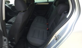 
									Volkswagen  Golf  2010 full								