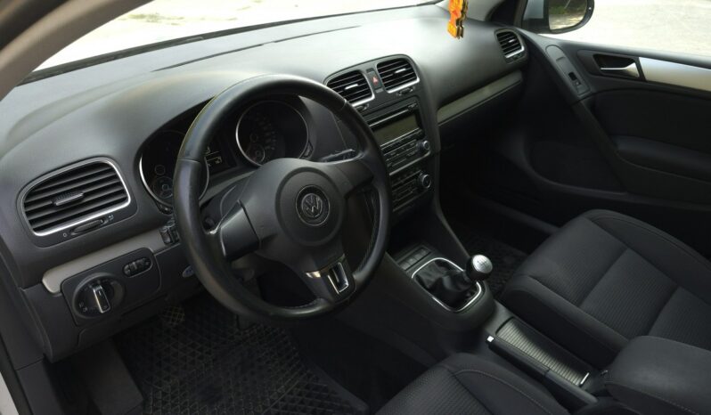 
								Volkswagen  Golf  2010 full									