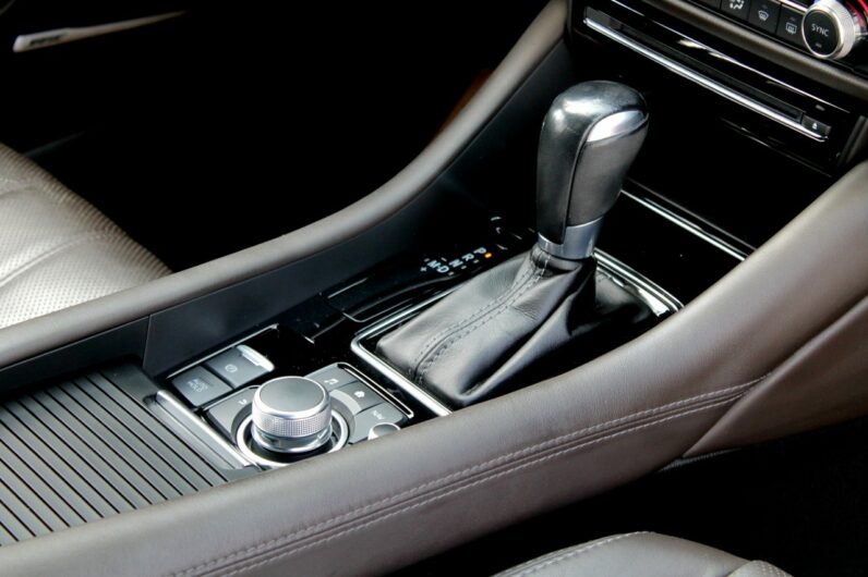 Mazda  6